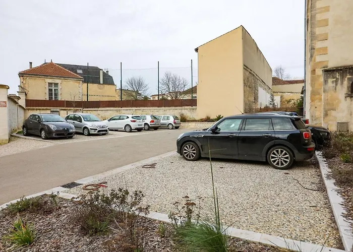 Le Douillet #Centre Ville #100M Des Quais